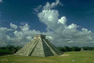 Pyramid of Kulkulkan/Quetzalcoatl - Chichen Itza, Yucatan, Mexico (C) Martin Gray