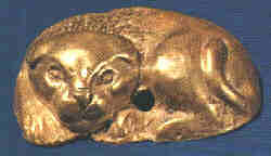 golden jewel which imitates a lion (new palace period 1700-1450 B.C.) 